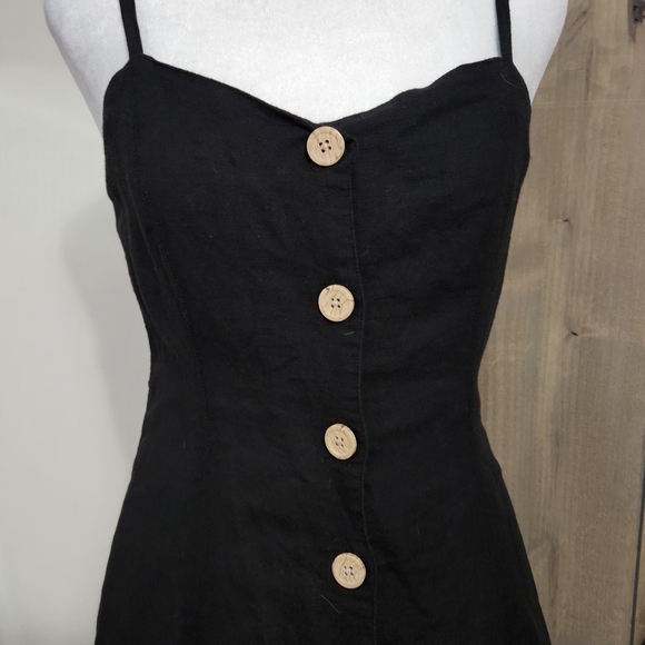 URBAN OUTFITTERS UO Button-Down Strappy Back Linen Dress. Black. Size XS - Picture 2 of 13
